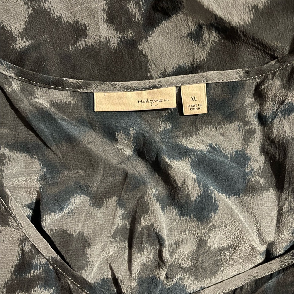 Halogen sheer tank top with cute neck ruffle, size X-Large - Picture 2 of 3